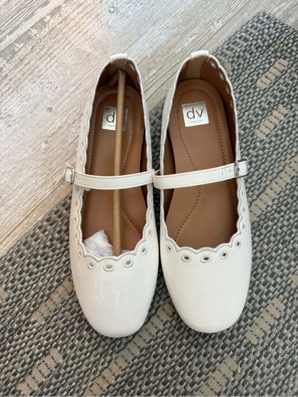 NIB DV by Dolce Vita white Mary Jane Flats with Scalloped Edge